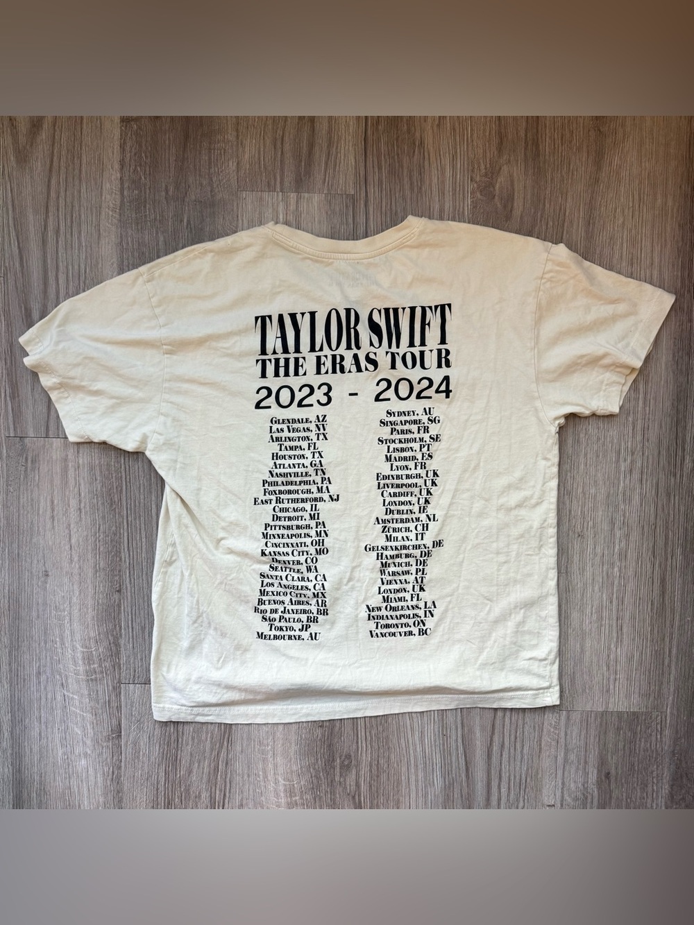 Taylor Swift The Eras Tour 2023-2024 T-Shirt Cream Size XL Swiftie Concert - Picture 3 of 7